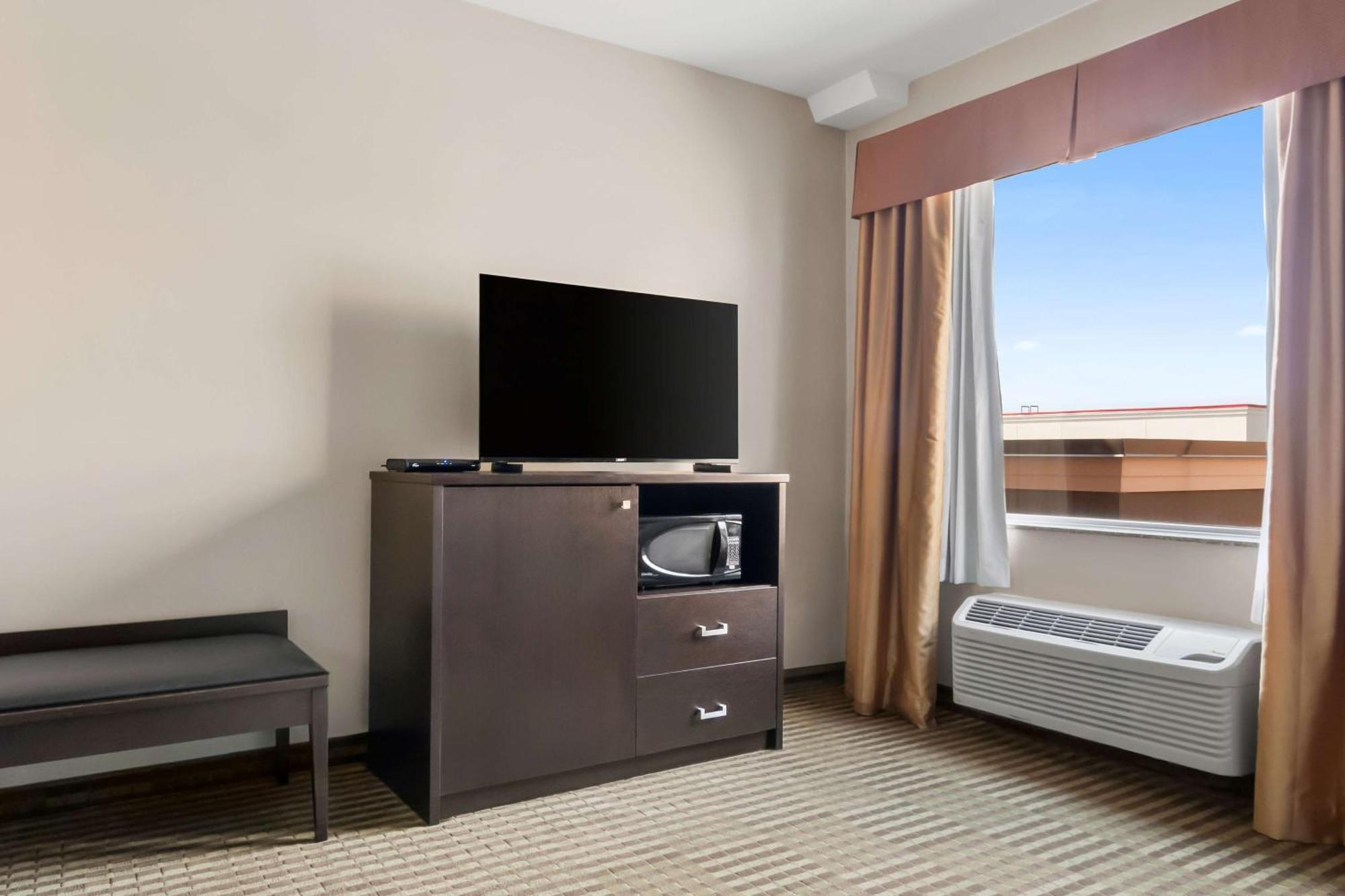 Best Western Plus Fergus Hotel מראה חיצוני תמונה