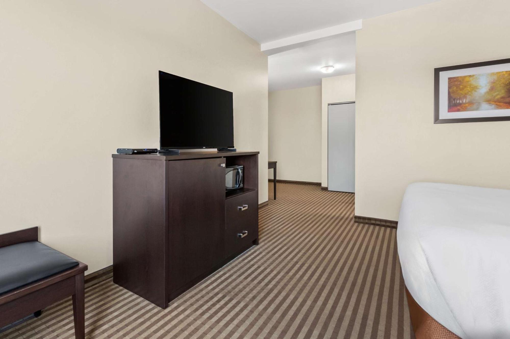 Best Western Plus Fergus Hotel מראה חיצוני תמונה