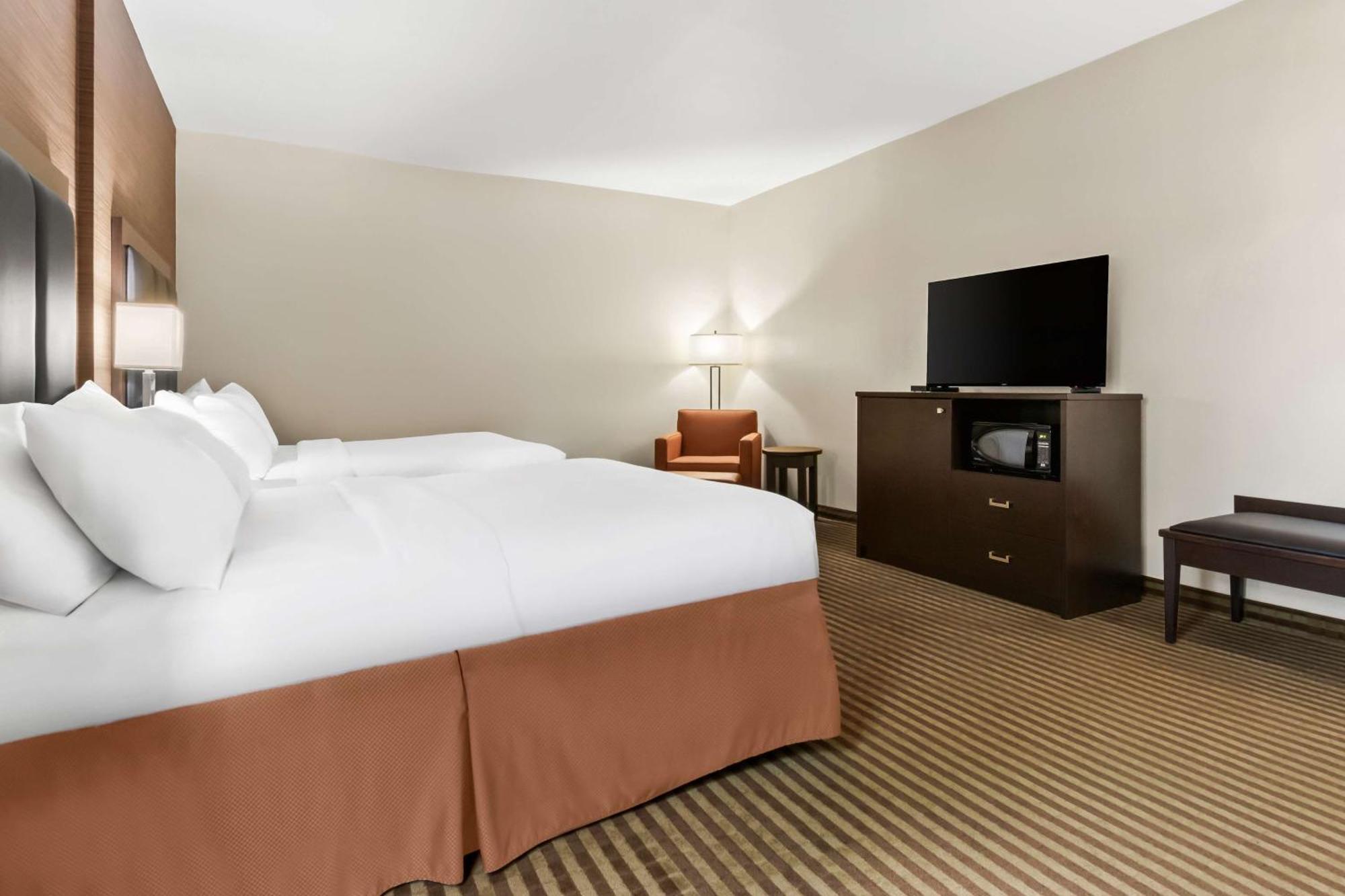 Best Western Plus Fergus Hotel מראה חיצוני תמונה