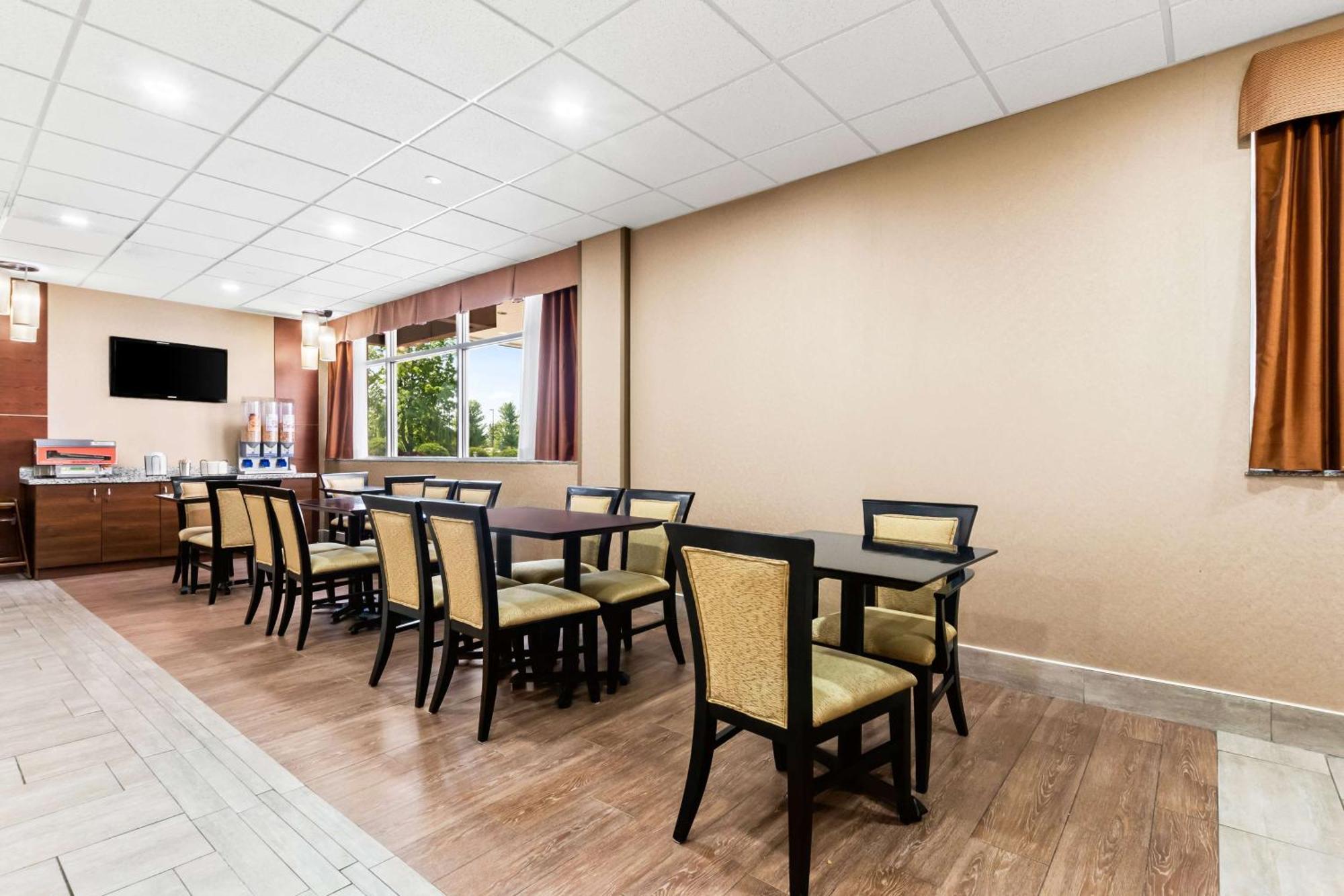 Best Western Plus Fergus Hotel מראה חיצוני תמונה