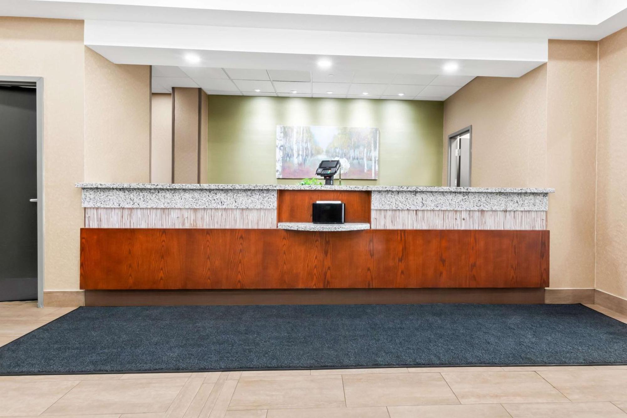 Best Western Plus Fergus Hotel מראה חיצוני תמונה