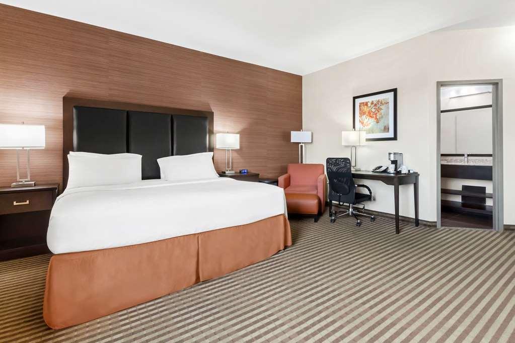 Best Western Plus Fergus Hotel חדר תמונה